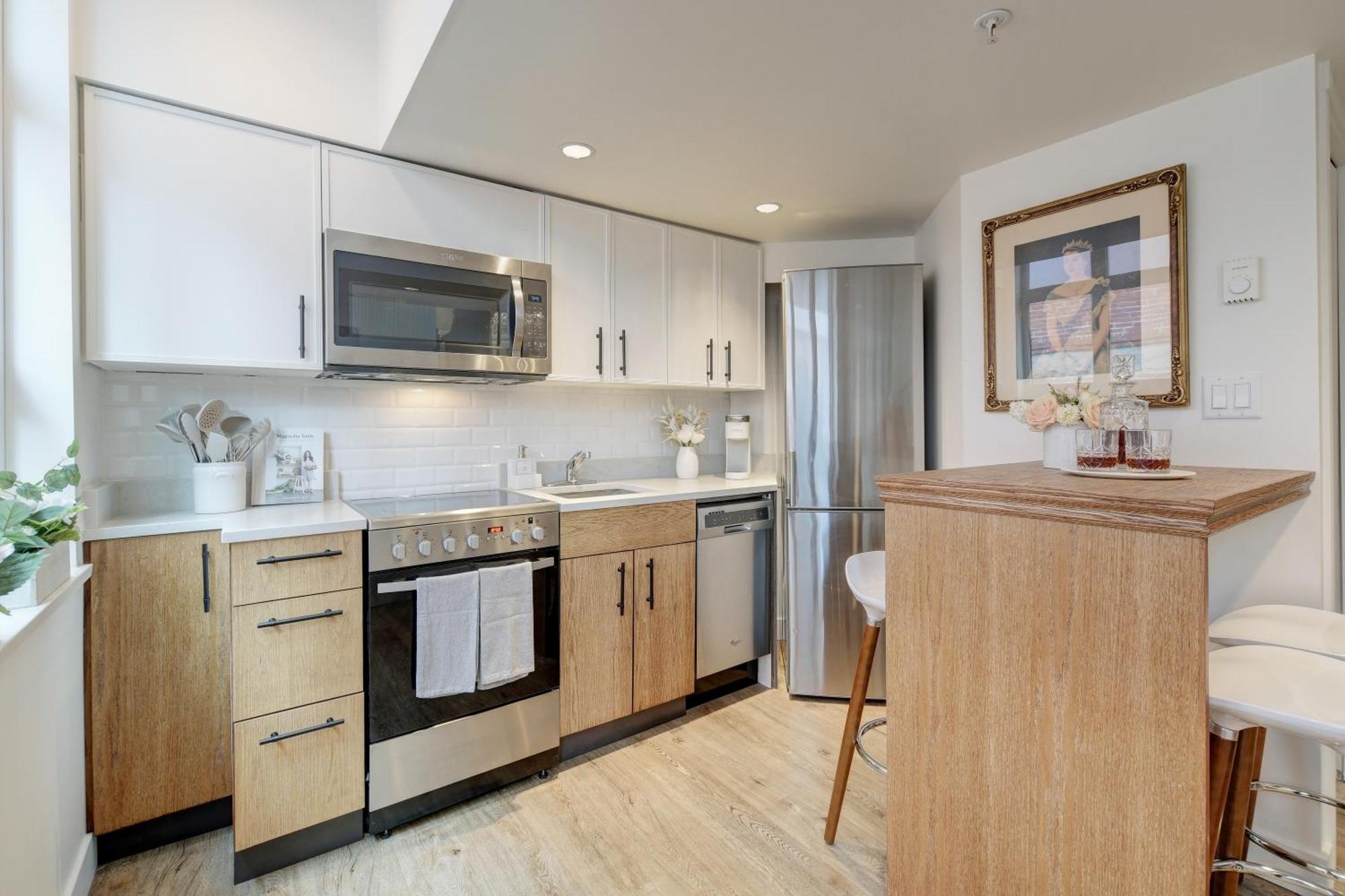 Victoria'S Parliamentary Suite With Private Rooftop Patio & Harbour View Exterior foto
