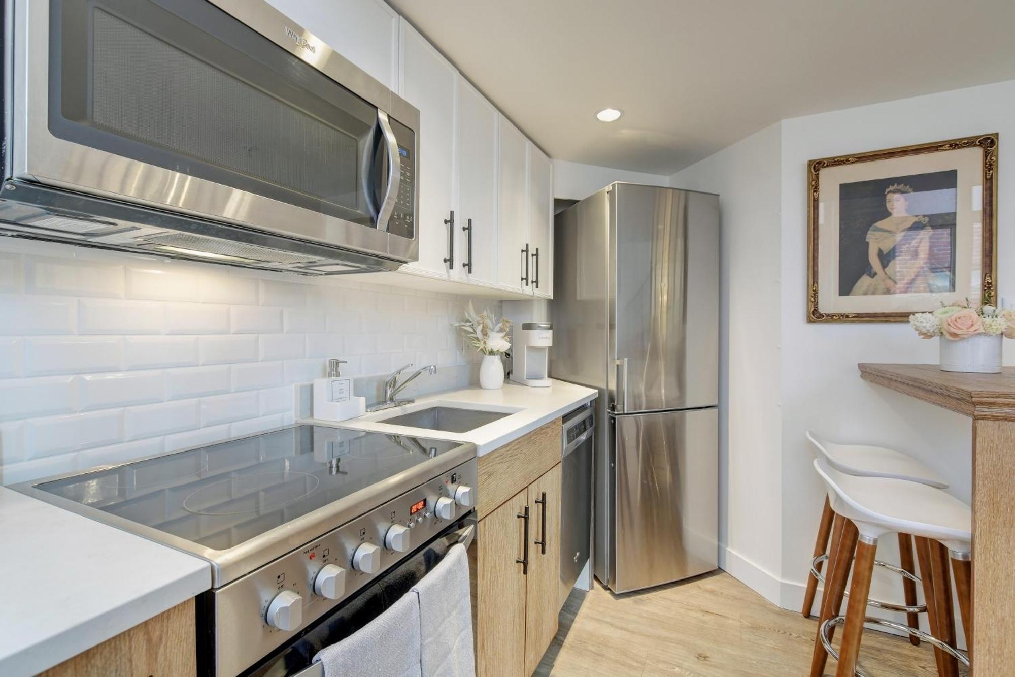Victoria'S Parliamentary Suite With Private Rooftop Patio & Harbour View Exterior foto